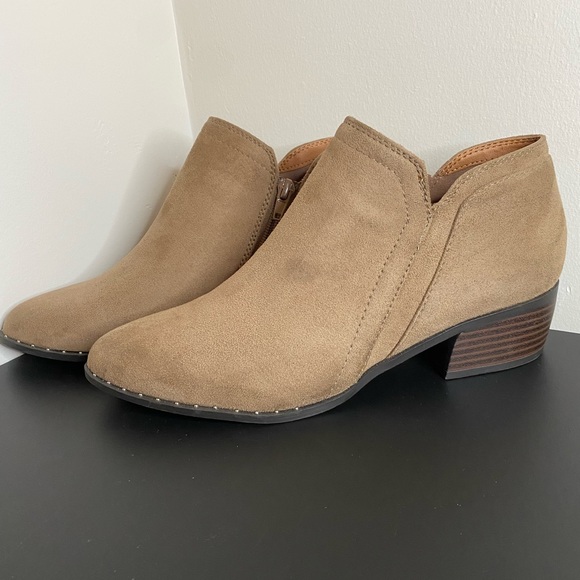Faux suede ankle boots-Size 8 - Picture 6 of 6